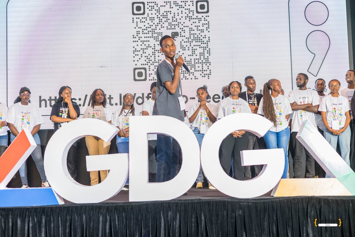 LoloSaisa's tweet image. Throw back to @GDGNairobi #GoogleDevelopers Last year. I was very green in #web3 , I am so happy with how my journey in tech is going. @wayne_gakuo  Thank you for the opportunity. I can&apos;t wait for this year.
NB// All volunteers had to introduce themselves 😀😂