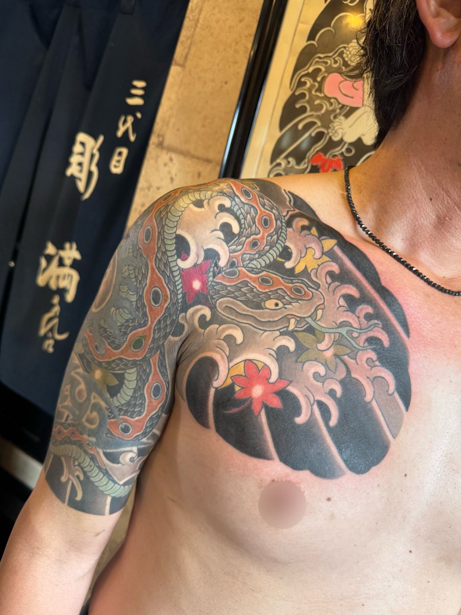 work‼️-HORIMITSU3-
蛇さんの刺青