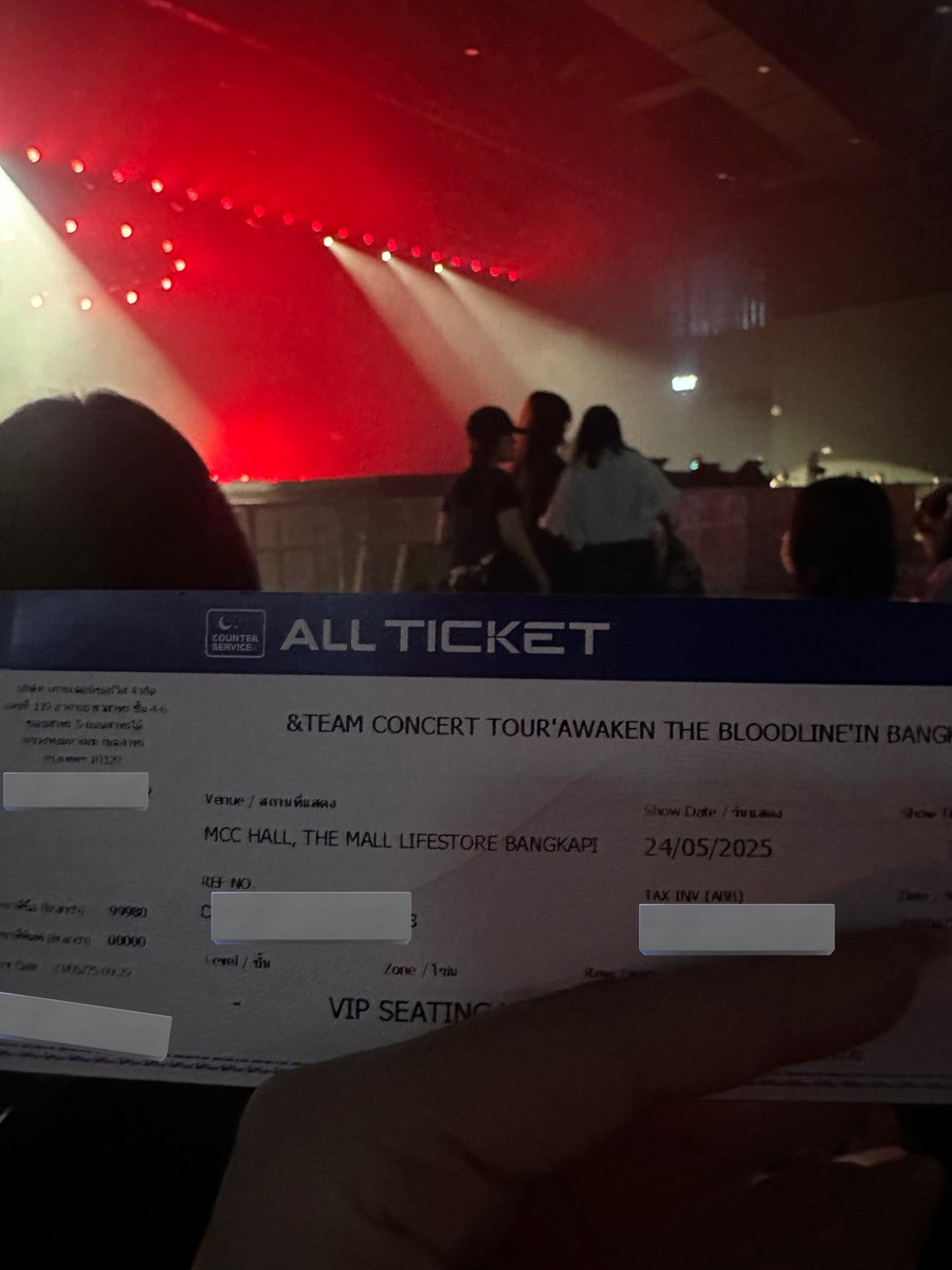 &amp;team! Finally a concert i didn't bring 📷 just chill😊