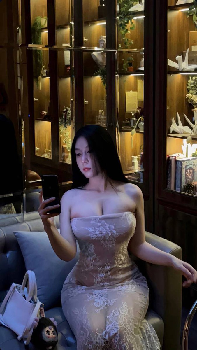 Jsshbe1's tweet photo. Lộ cả núm mấy ông ạ https://t.co/5CnJPEQYd5