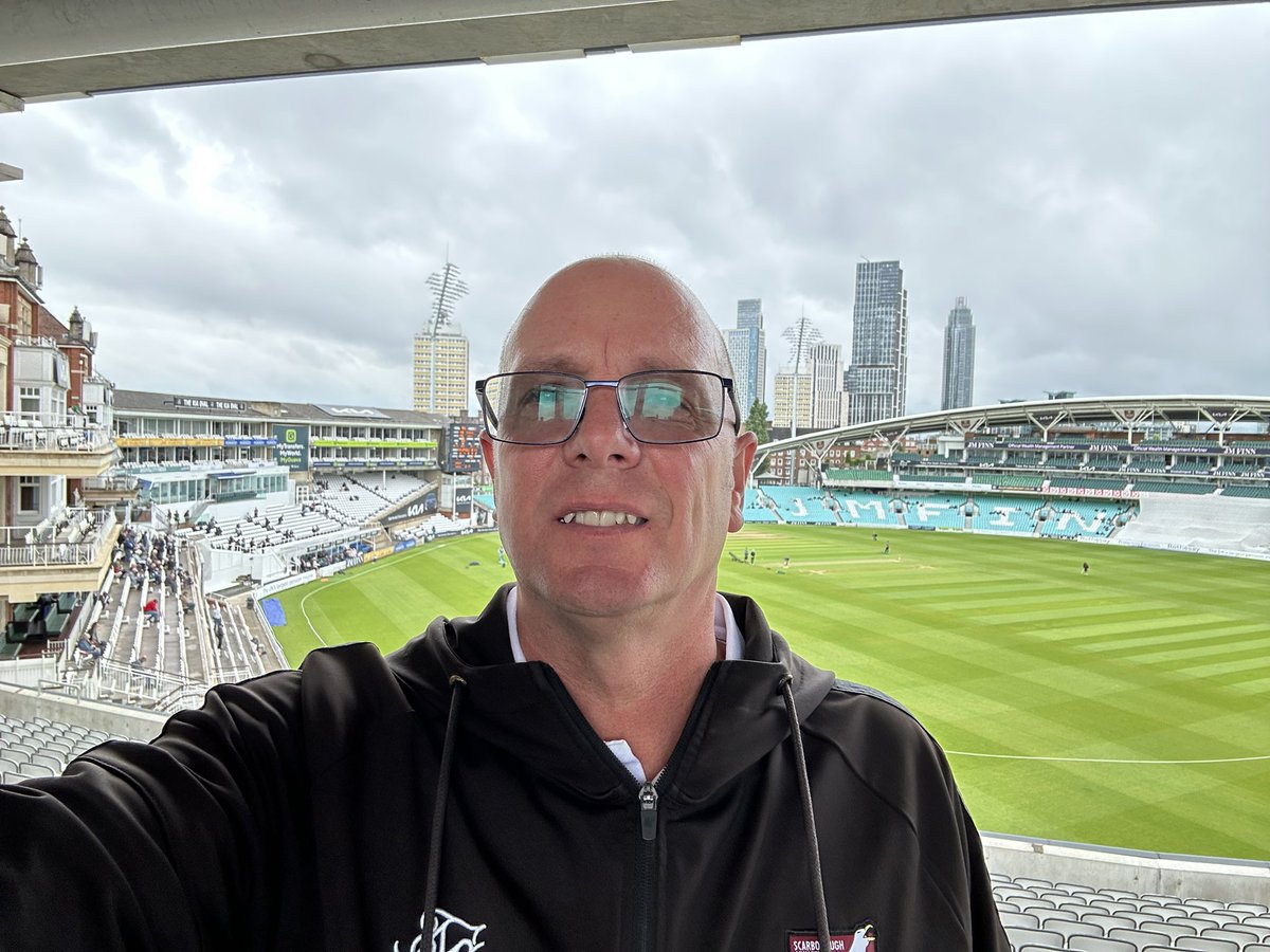 simonthomson66's tweet photo. Would love a magnum of Pommery to help me celebrate my birthday weekend @surreycricket 🏏🍾🥂 https://t.co/RXv0QHmouB