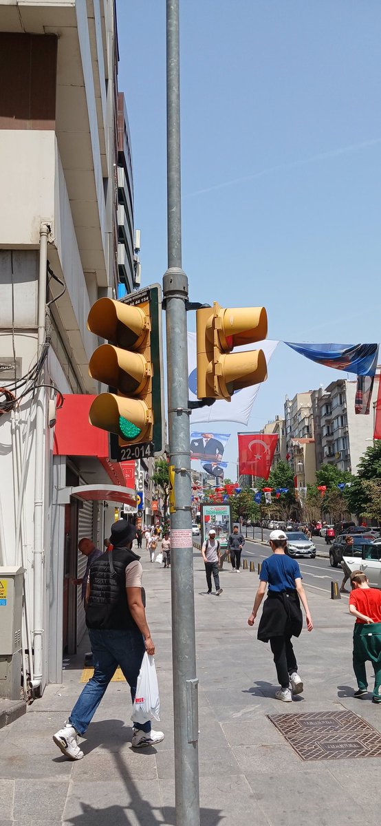 cenk aydoğdu (@cenkaydodu1) on Twitter photo Cumhuriyet mahallesi halasgargazi cad 135 numara yaninda taşıt çarpması sonucu yönü değişmiş <a href="/IBBcozummerkezi/">İBB Çözüm Merkezi</a> Cumhuriyet mahallesi halasgargazi cad 135 numara yaninda taşıt çarpması sonucu yönü değişmiş <a href="/IBBcozummerkezi/">İBB Çözüm Merkezi</a>