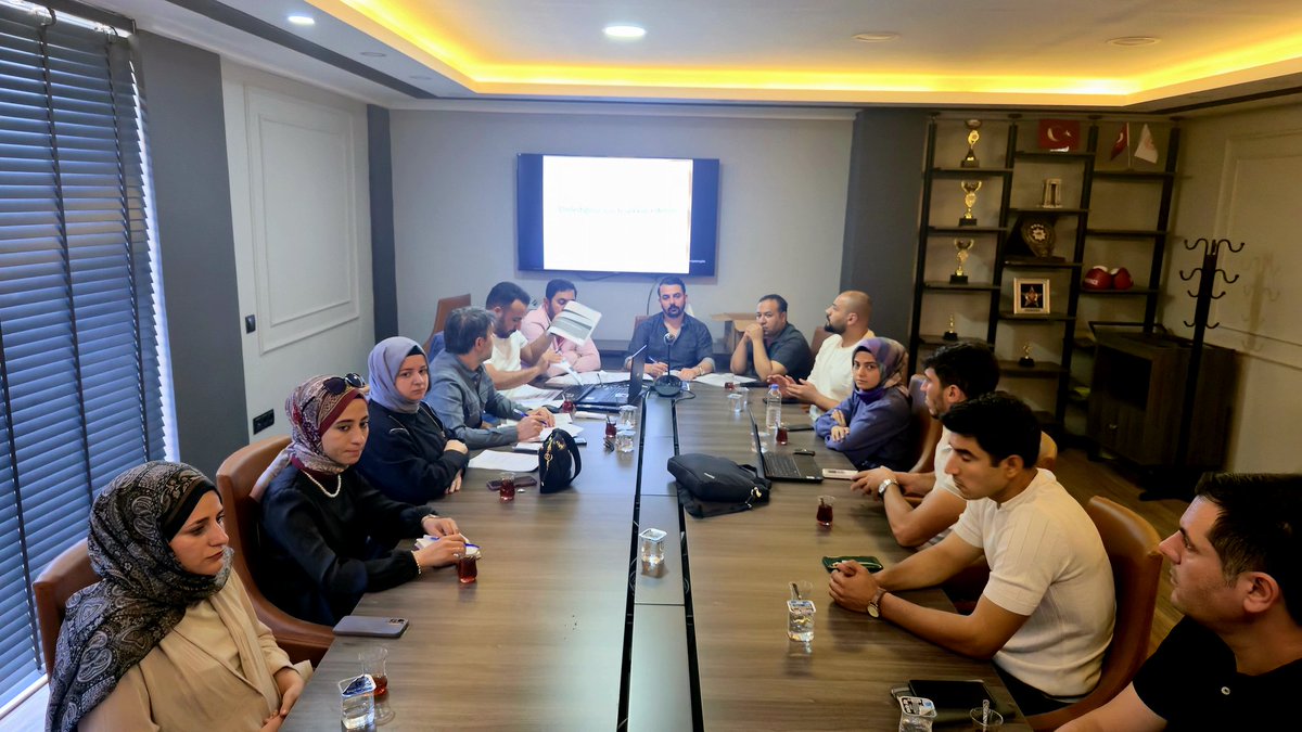 Şanlıurfa Gençlik ve Spor İl Müdürlüğü (@gsb_sanliurfa) on Twitter photo Bağımlılıkla Mücadele Daire Başkanı Sn. F. Cemal Sofuoğlu ile bağımlılıkla mücadele kapsamında anlamlı bir toplantı gerçekleştirdik. Kararlılıkla yolumuza devam! 🇹🇷👏
<a href="/OA_BAK/">Dr. Osman Aşkın Bak</a> <a href="/gencliksporbak/">Gençlik ve Spor Bakanlığı 🇹🇷</a> Bağımlılıkla Mücadele Daire Başkanı Sn. F. Cemal Sofuoğlu ile bağımlılıkla mücadele kapsamında anlamlı bir toplantı gerçekleştirdik. Kararlılıkla yolumuza devam! 🇹🇷👏
<a href="/OA_BAK/">Dr. Osman Aşkın Bak</a> <a href="/gencliksporbak/">Gençlik ve Spor Bakanlığı 🇹🇷</a>