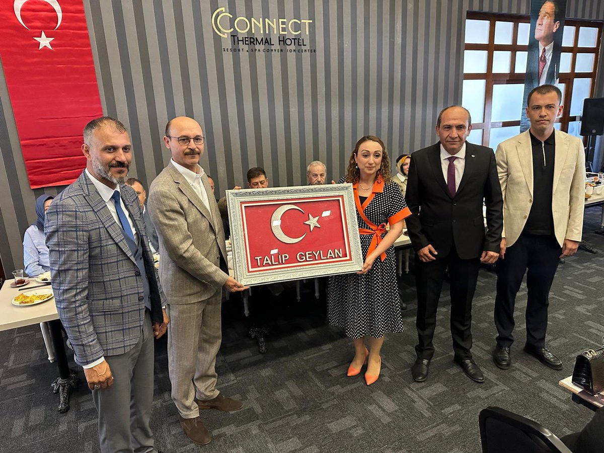TalipGeylan06's tweet photo. Ankara 8 Nolu Şube Kahramankazan Temsilciliğimizin düzenlediği kahvaltı programında kıymetli üyelerimizle biraraya geldik.
Başarılı çalışmalarıyla her daim bizi gururlandıran şube ve ilçe yönetim kurulu üyelerimize şükranlarımı sunuyorum.
Yürekten inanıyorum ki, fedakar yol arkadaşlarımın ihlaslı gayretleriyle Türk Eğitim Sen yetkili olacak ve eğitim çalışanları hak ettikleri temsile kavuşacaktır.
Varlıkları daim olsun.