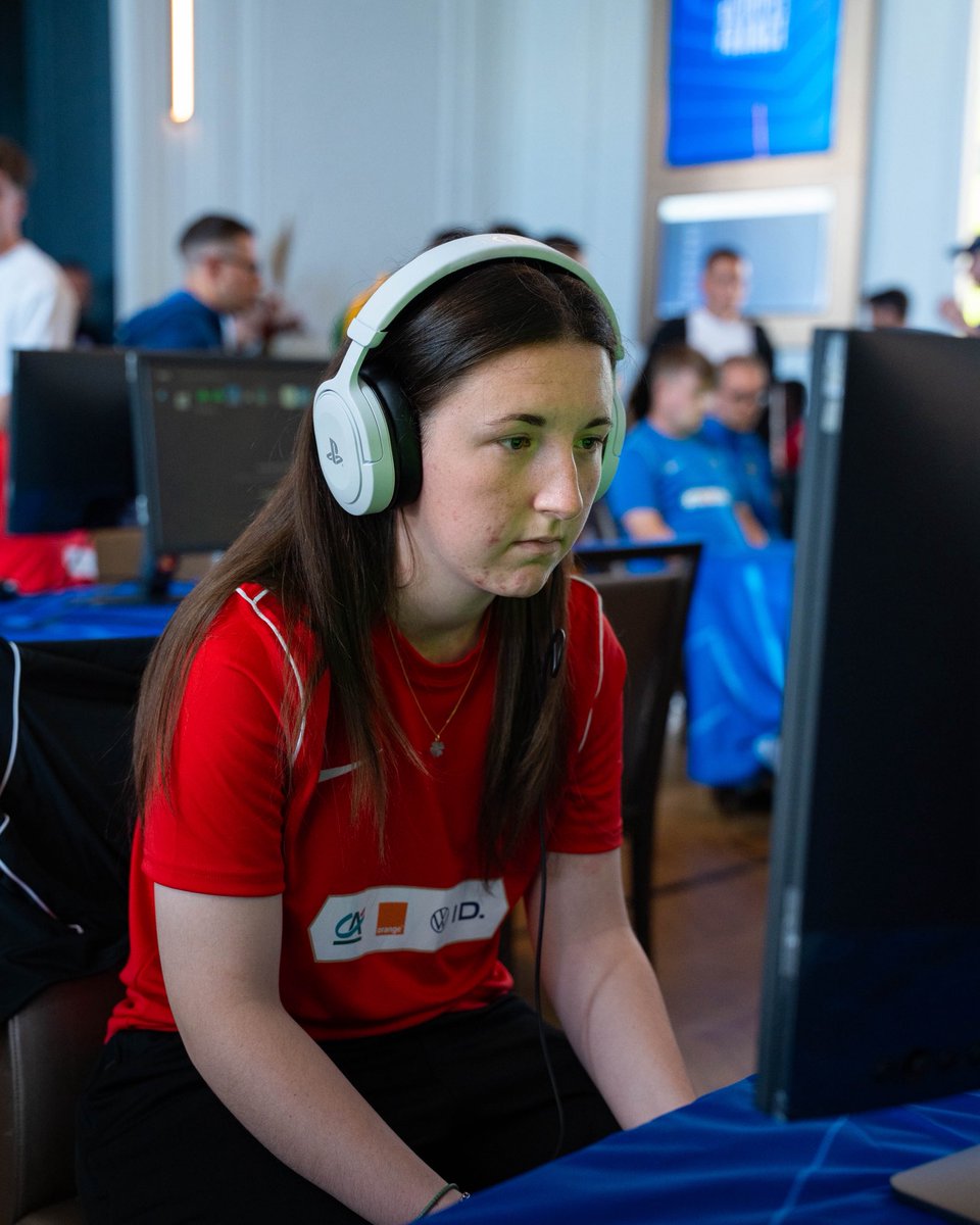 C’est aussi le début des demi-finales féminines 🥊

ELKUN 🆚 ClaraLego 
Eme32 🆚 tbk_musclor09

À suivre tout de suite sur youtube.com/live/r7FrSgjwq…