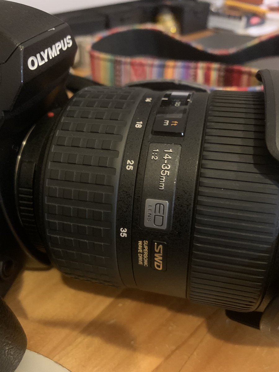 risaairkuro's tweet photo. 絶滅種フォーサーズのOLYMPUS E5と14-35㎜f2、そろそろ手放そう迷っているが描写を見るとブレーキがかかる
#絶滅種フォーサーズ #OLYMPUSE5 #OLYMPUS1435 #悪魔のレンズ #ヘビー級フォーサーズ https://t.co/eCiz1K4RWD