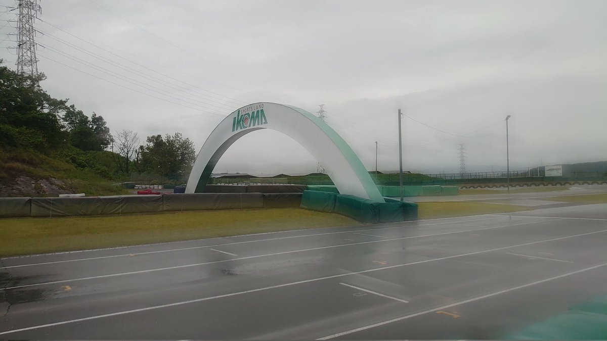 takumagp's tweet image. 明日の生駒レン耐に向けて、雨の中準備してきました🏁
明日はギリギリ雨が降らない予報で、気温も暑くならず、良いバイク日和かも⁉️🏍️
今年は『中部シリーズ(明智・生駒・近スポ・タカス)』がスタートしていますし、見学も大歓迎です✌

#HONDA
#RSタイチ
#スポーツランド生駒 
#レン耐中部シリーズ