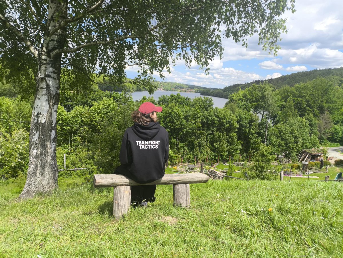 Ładnie się prezentuje, bluza też spoko 😋