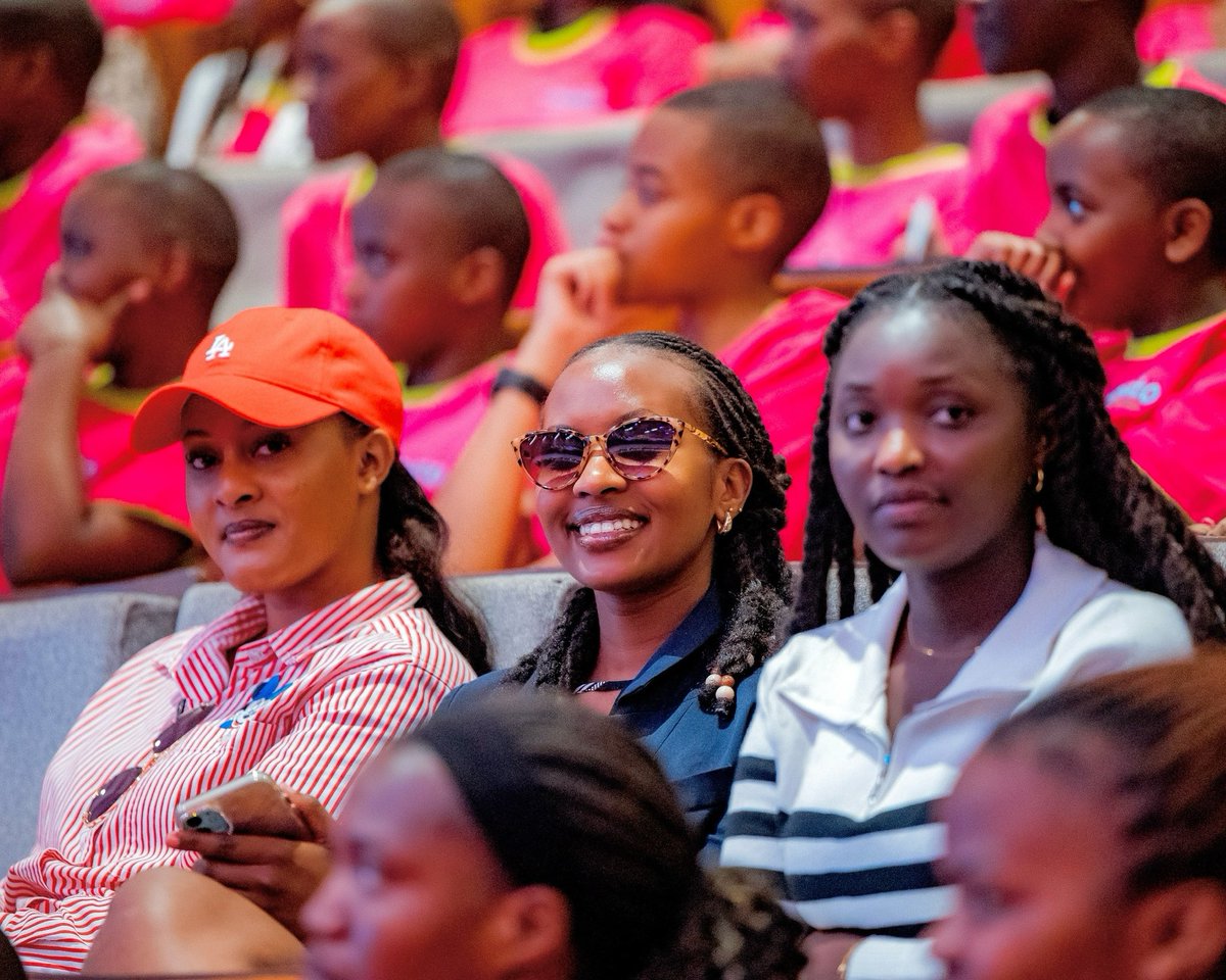 Bwana Madam Kwini uri Mwiza nawe yitabiriye☺️✋😂

#InspiringGirls
#InkubitozIcyeza