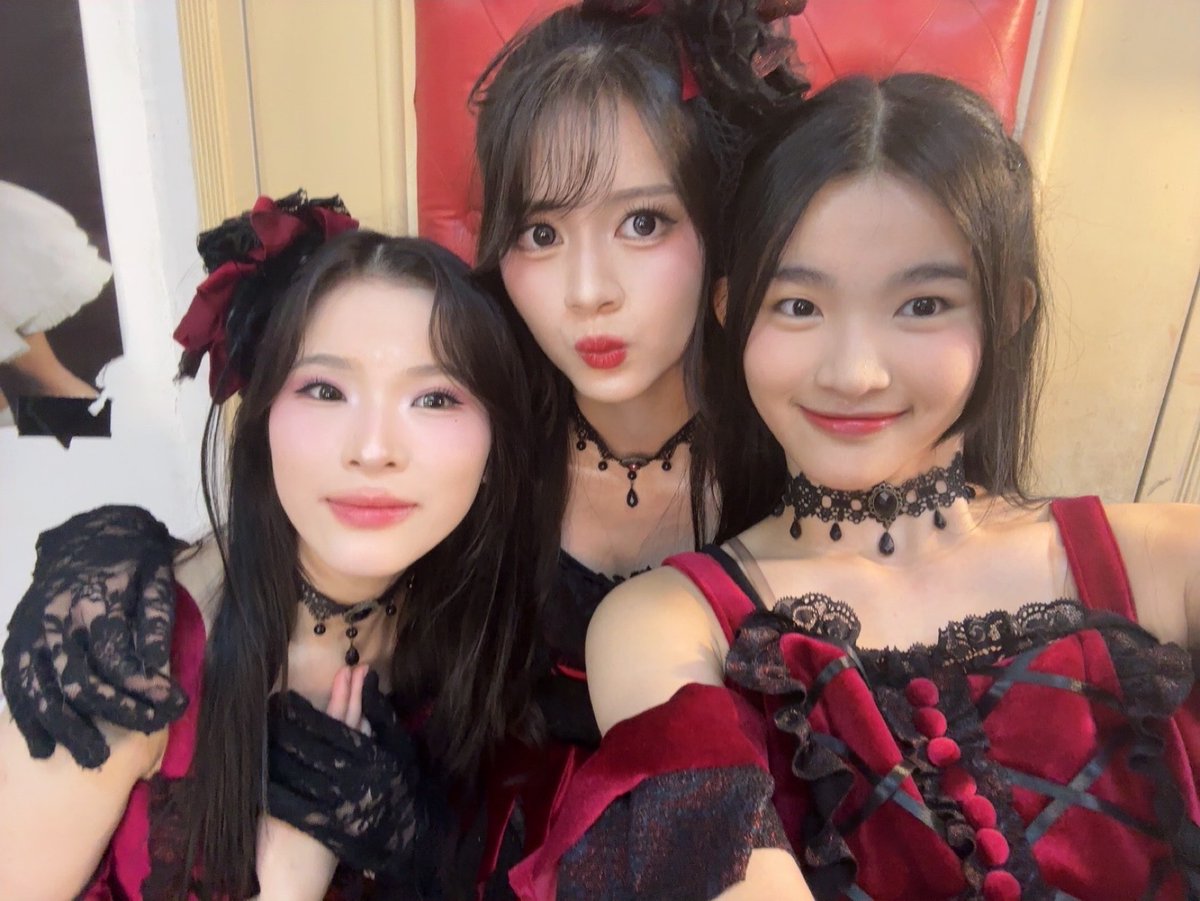CErine_JKT48's tweet photo. terimakasih twt hari inii!! SOOO FUN, terimakasih juga teman teman saran dan masukannya, I will do better next time ❤️ terimakasiiii banyaaakkk🫶🏻 #LangkahErine #EmpatAnginSatuLangkah https://t.co/YEnJZmV5S5