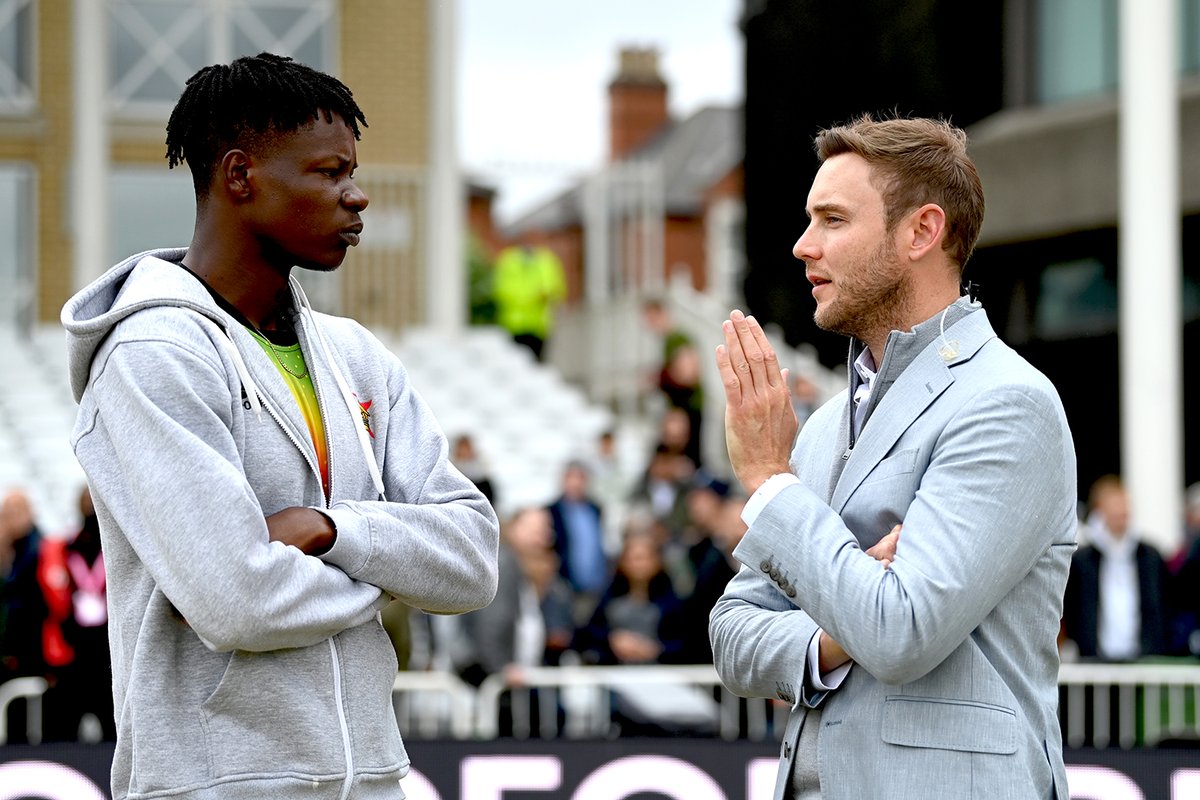 ZimCricketv's tweet photo. Caption this ✍ 

Blessing Muzarabani and Stuart Broad 💬

#ENGvZIM #ExperienceZimbabwe https://t.co/kFlpzx44CB