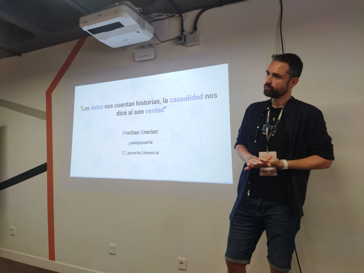 <a href="/PelayoPuerta/">Pelayo Puerta</a> "los datos nos cuentan historias la causalidad nos dice si son verdad.
#MeasureCampMad #Teseus