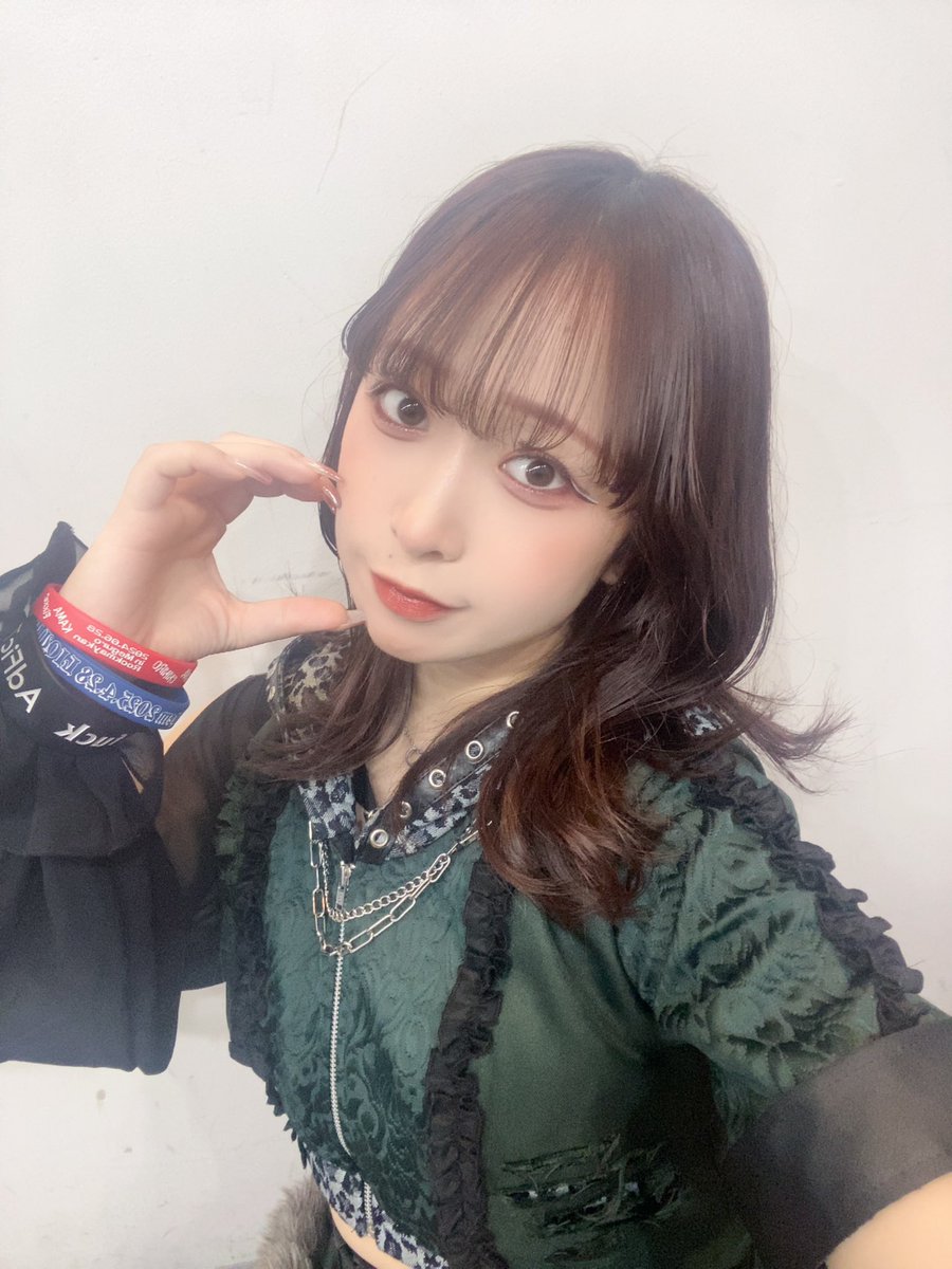 ネクストカルチャーズありがとうございました！

その場にいるのにステージにいるのに歌を届けられない悔しさはあるけど、助けてくれたメンバーに感謝しかない、みんなこっちむいて笑顔で歌ってくれるんだもん、温かすぎて泣けたよね

みんなと拳でたくさん分かりあったぶつけ合った日になった😌