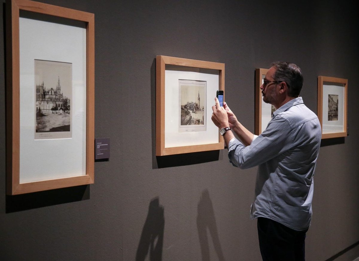 @santileon.foto (@iacobum) on Twitter photo La apuesta por la fotografía del <a href="/MuseoBASe/">Museo de Bellas Artes de Sevilla</a> sigue en aumento. Enorme calidad, la colección de Fernández Rivero. Las albúminas y Calotipos, muestran una Sevilla de otro tiempo.
Un placer conversar con él y compartir mi experiencia con estos procesos fotográficos. La apuesta por la fotografía del <a href="/MuseoBASe/">Museo de Bellas Artes de Sevilla</a> sigue en aumento. Enorme calidad, la colección de Fernández Rivero. Las albúminas y Calotipos, muestran una Sevilla de otro tiempo.
Un placer conversar con él y compartir mi experiencia con estos procesos fotográficos.