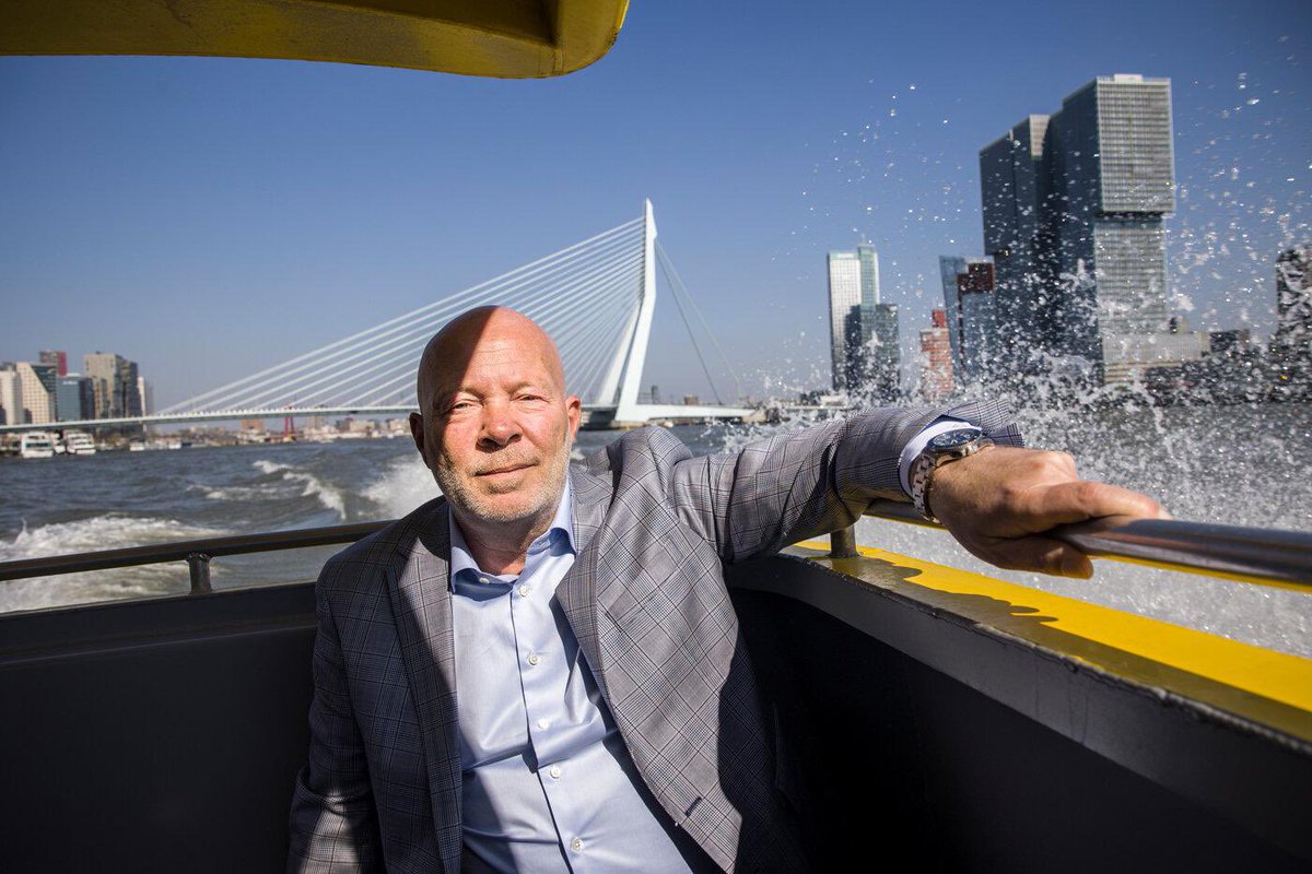 Vandaag in de Volkskrant: onze strijd voor de toekomst van de Rotterdamse haven. Als we willen dat onze kinderen hier straks nog werk en perspectief vinden, moeten we nú de juiste keuzes durven maken. Voor Rotterdam! 🇳🇬

🔗 Lees hier: shorturl.at/6leDc