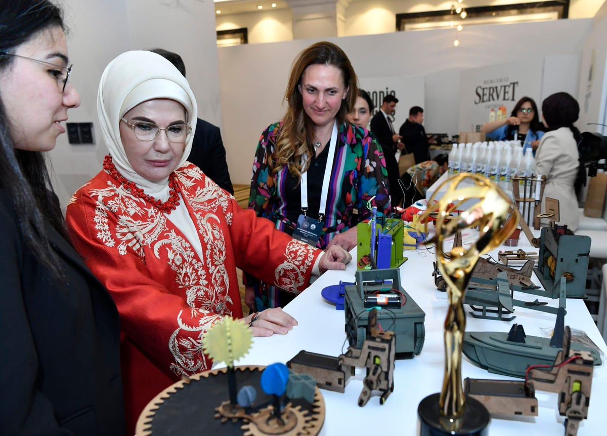 وزير الشؤون الاجتماعية وشؤون الأسرة والطفولة د.أمثال الحويلة تتفقد معرضًا عن "الأسر السعيدة" مع سيدة تركيا الأولى أمينة أردوغان ووزراء ومسؤولين من دول عدة على هامش المنتدى الدولي للأسرة باسطنبول

- أكدت لـ"كونا" أهمية تعزيز الحوار الدولي بشأن قضايا الأسرة وأشادت بدور تركيا في