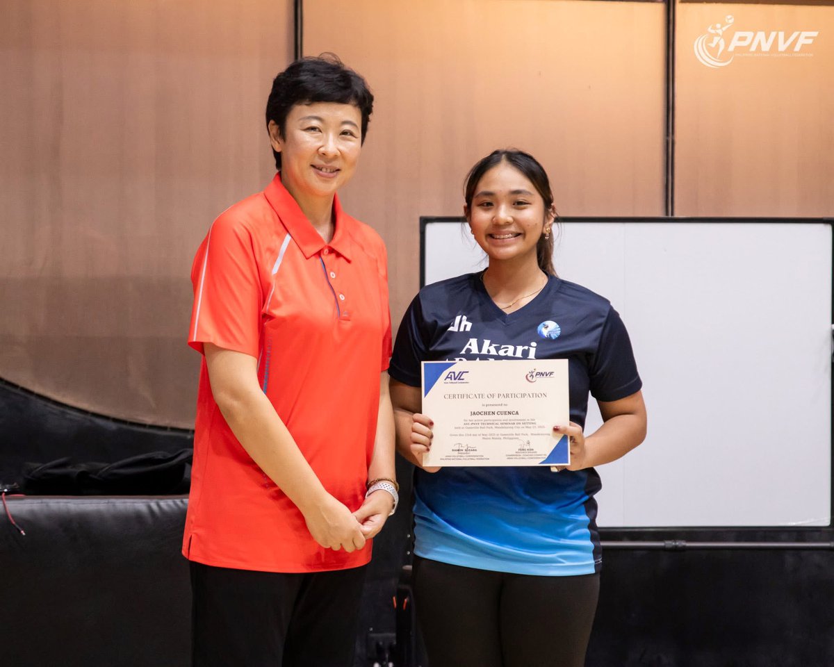 Adamson University Lady Falcons Fhei Sagaysay, Bella Sapienza, and Jao Cuenca joined other top setters from the collegiate and professional ranks in the Technical Seminar on Setting led by Olympic gold medalist Feng Kun, yesterday. 

📸: PNVF

#LabanAdamson #AlagangAkari 🐦💡