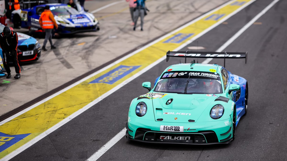 #24hNBR - Dress rehearsal in the #GreenHell: 7 #Porsche #911GT3R will be on the #Nurburgring grid, including works drivers #LaurensVanthoor 🇧🇪, #ulienJAndlauer and #KevinEstre 🇫🇷. 1st 4hrs race starts today 17:30 with #Grello on pole.

Detailled info ⬇️
tinyurl.com/4775d9bd