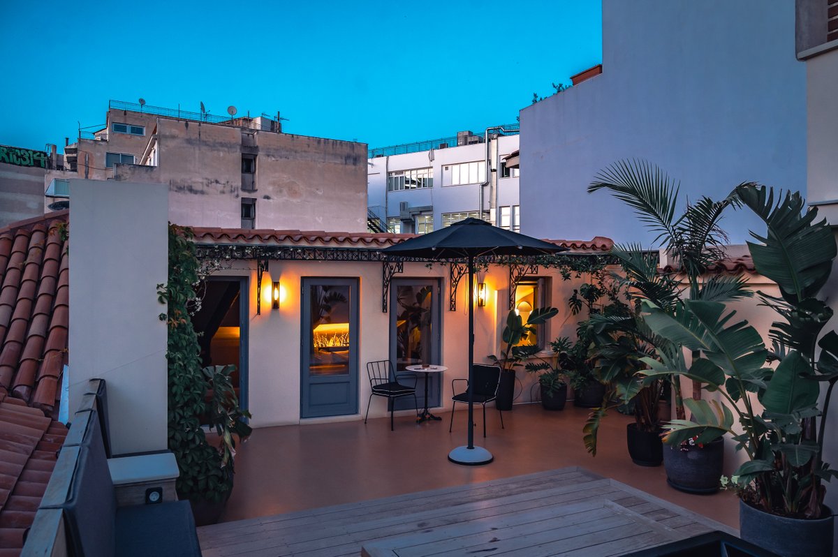 My first time in Athens, and I was lucky enough to find the stunning Monument Hotel, and a room with a private terrace and hot tub with Acropolis views. Beautiful. #travel #Greece #travelphotography 
europeisourplayground.com/monument-hotel…