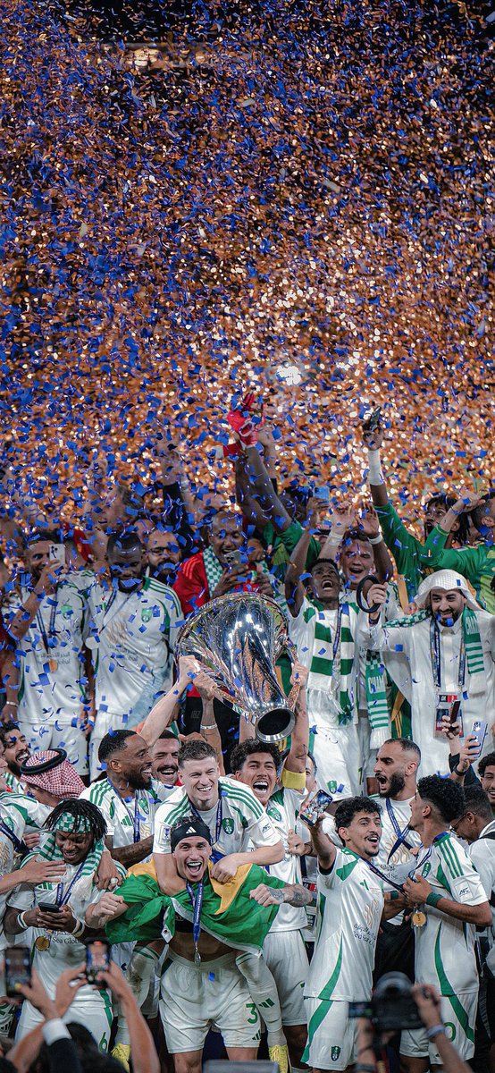 fahdalsubhi's tweet photo. احتفالات #الاهلي ليست ضجيجًا.. بل استثمار في الهوية والقيمة.@ALAHLI_FC 

مع اكبر انجاز قاري حققه الاهلي هذا الموسم ، تعالت أصوات جماهير “الملكي” العظيمة في سماء الوطن، واشتعلت منصات التواصل الاجتماعي بألوان الشعار الأخضر، لتحيا ذاكرة البطولات وتُستعاد هيبة الكيان. وبينما تحتفل جماهير الأهلي بإرثها العريق وإنجازاتها الحاضرة، يظهر من يطالب بـ”الصمت” وتوقف الاحتفالات، وكأن استمرار الفرح جريمة أو أن الحضور الطاغي دليل على الإفراط لا ا��وعي!

وهنا لا بد من وقفة:

الاحتفالات الجماهيرية ليست صخبًا عابرًا، بل تعبير راقٍ عن الانتماء، وبُعد استراتيجي يعكس وعي الجمهور الأهلاوي النخبوي الذي يعلم أن تفاعل الجماهير المستمر مع ناديهم هو أحد أهم عناصر صناعة العلامة التجا��ية لأي نادٍ رياضي في العالم.

فكل منشور، وكل فيديو، وكل احتفالية جماعية، وكل هتاف في المدرج، هو مادة تسويقية ترفع من “القيمة السوقية” للنادي، وتجذب الرعاة، وتؤثر في جماهير الجيل الجديد، وتُرسّخ حضور الأهلي كعلامة جماهيرية لا يمكن تجاوزها.

من لا يدرك هذه الحقيقة، فهو بعيد عن مفاهيم الاستثمار الرياضي الحديث.

نادي الأهلي لا يُبنى فقط بالأرقام والإحصاءات، بل يُبنى بالأحاسيس والانتماء والدعم المستمر الذي لا يتوقف بانتهاء المباراة مهما تغيرت الظروف. جماهير الأهلي تدرك أنها ليست فقط مدرجًا يهتف، بل قوة اقتصادية ناعمة تسوّق للنادي ليلًا ونهارًا دون مقابل، ��تؤثر بشكل مباشر في تقييماته الإعلامية والتجارية.

نقولها بكل فخر:

احتفالات جماهير الأهلي هي امتداد طبيعي لهيبة الملكي، وهي حق مشروع وراقٍ، يعكس وعيًا جماهيريًا قلّ نظيره. ولسنا مضطرين لتبرير فرحتنا لمن لا يعرف طبيعة المرحلة، ولا لمن يرى في الصمت فضيلة حين يتعلق الأمر بالفخر والهوية.

ختامًا، نقول لكل من ينزعج من أفراح الملكي:
صوت جماهير الأهلي ليس ضجيجًا، بل هو نَفَس الحياة في جسد الرياضة السعودية.
ومن يريد الصمت، فليبحث عنه في مدرجات أخرى.. فهنا صوت الأهلي ممتدٌ لا ينكسر، ومتوهج لا يخبو.