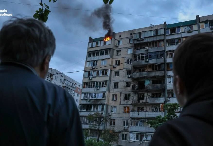 La nuit dernière à Kyiv : 245 drones et missiles balistiques. Des civils pris pour cible.
Chaque attaque russe rappelle une réalité : la guerre dure parce que Moscou le veut. Il faut des sanctions plus fortes. Le monde doit agir pour que le feu cesse.