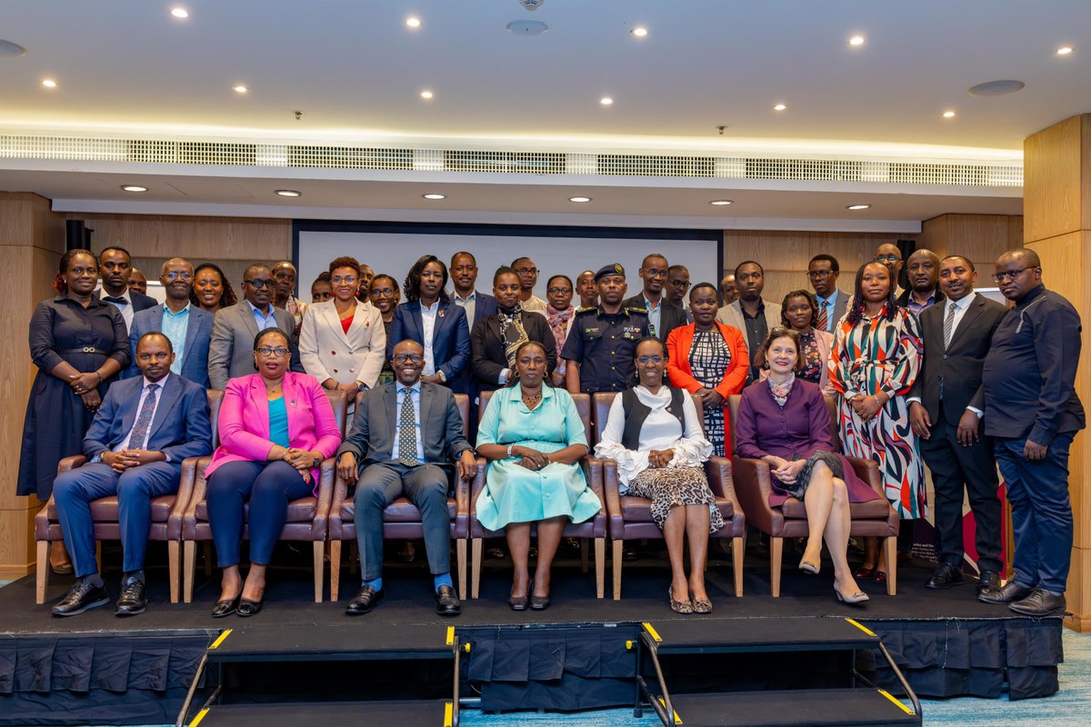 unicefrw's tweet photo. @LiekevandeWiel @Rwandajustice @RIB_Rw @Rwandapolice @RwandaMoD This forum also marks the launch of a new alumni network for graduates of the child justice diploma and participants of ILPD’s short courses, a vibrant space for cross-sector learning and collaboration toward a child-friendly justice system. https://t.co/KFLmNzGN00