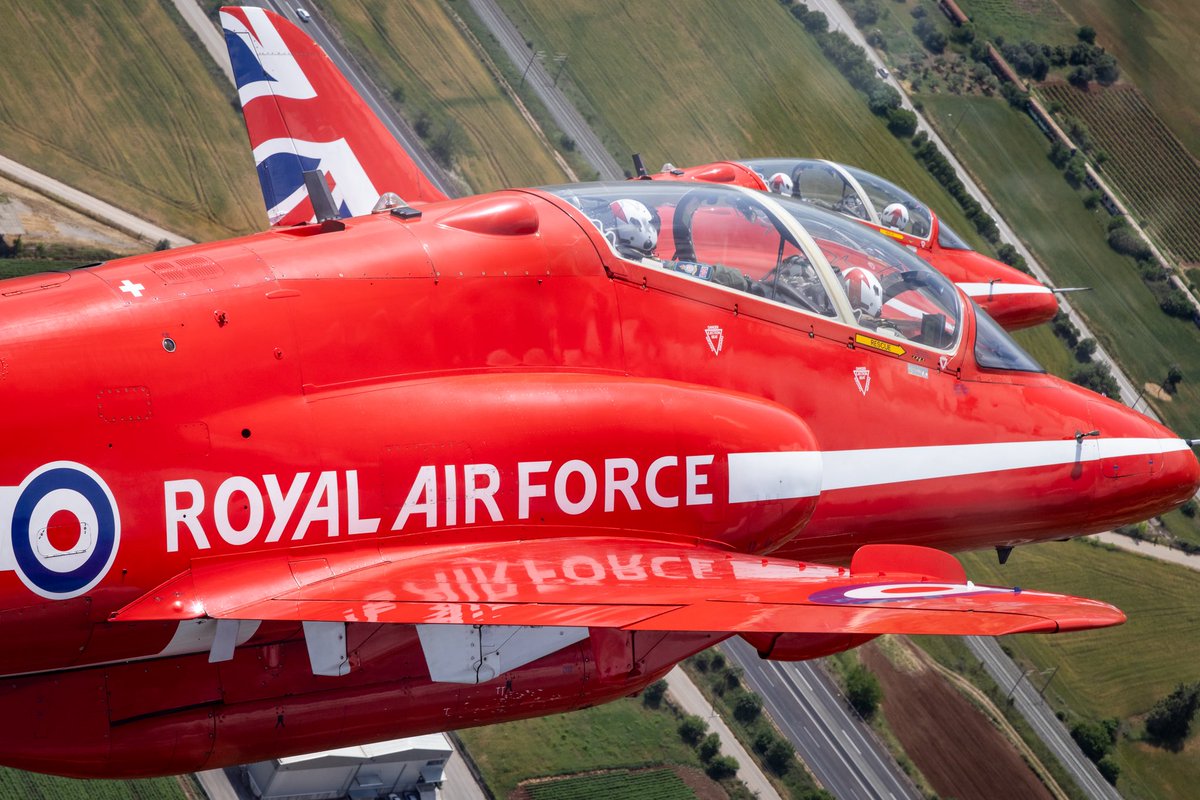 Saturday, May 24; Flypast over Commonwealth Cemetery of Souda, Crete, at 1702. 

#RedArrows #Crete