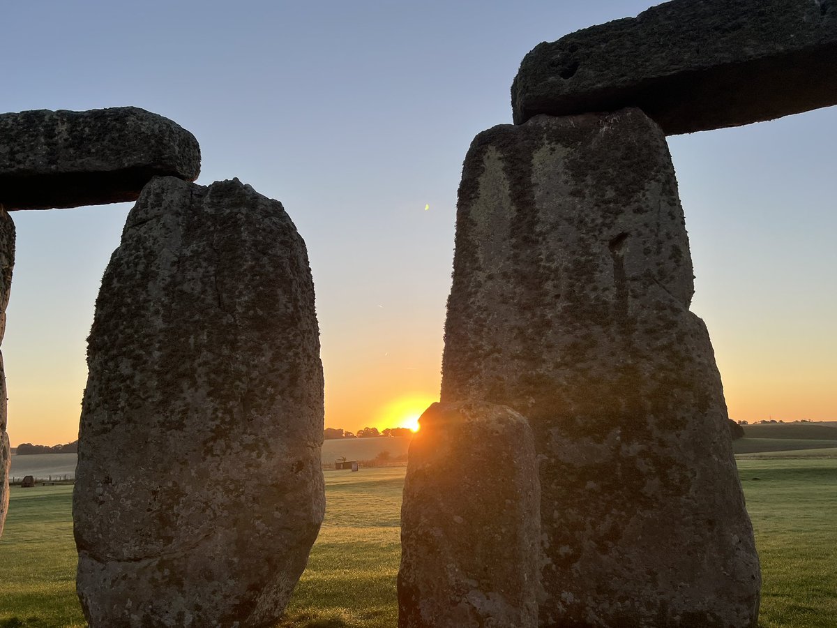 Sunrise at Stonehenge today (24th May) was at 5.03am, sunset is at 9.04pm 🌞