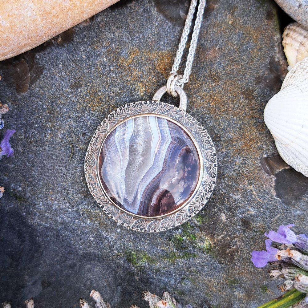 Happy Saturday everyone joining #UKGiftHour and #UKGiftAM ❤️ Getting some bench time today hurrah! ⚒️ And also wishing to share a few pieces which sold this week 🙌 

ilovedollyjewellery.co.uk 

#shopsmall #smallbizsaturday #handmadejewellery