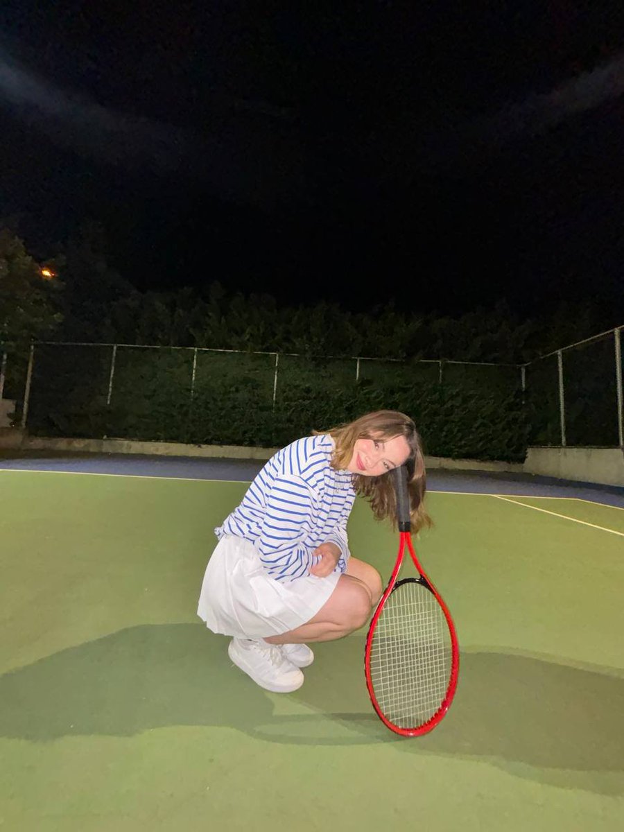 Tenis eteği sadece sahada giyilir köylü gibi her yerdr giymeyin