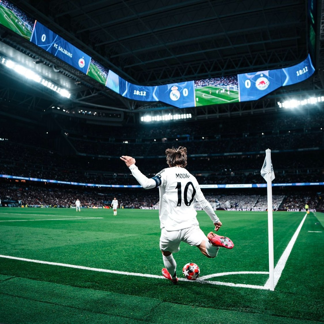🚨 Le Real Madrid n'a pas souhaité annoncer le départ de Luka Modrić avant la Coupe du Monde des Clubs.

C'est Modrić qui a décidé de le faire pour pouvoir lui faire ses adieux au Bernabéu. <a href="/marca/">MARCA</a>