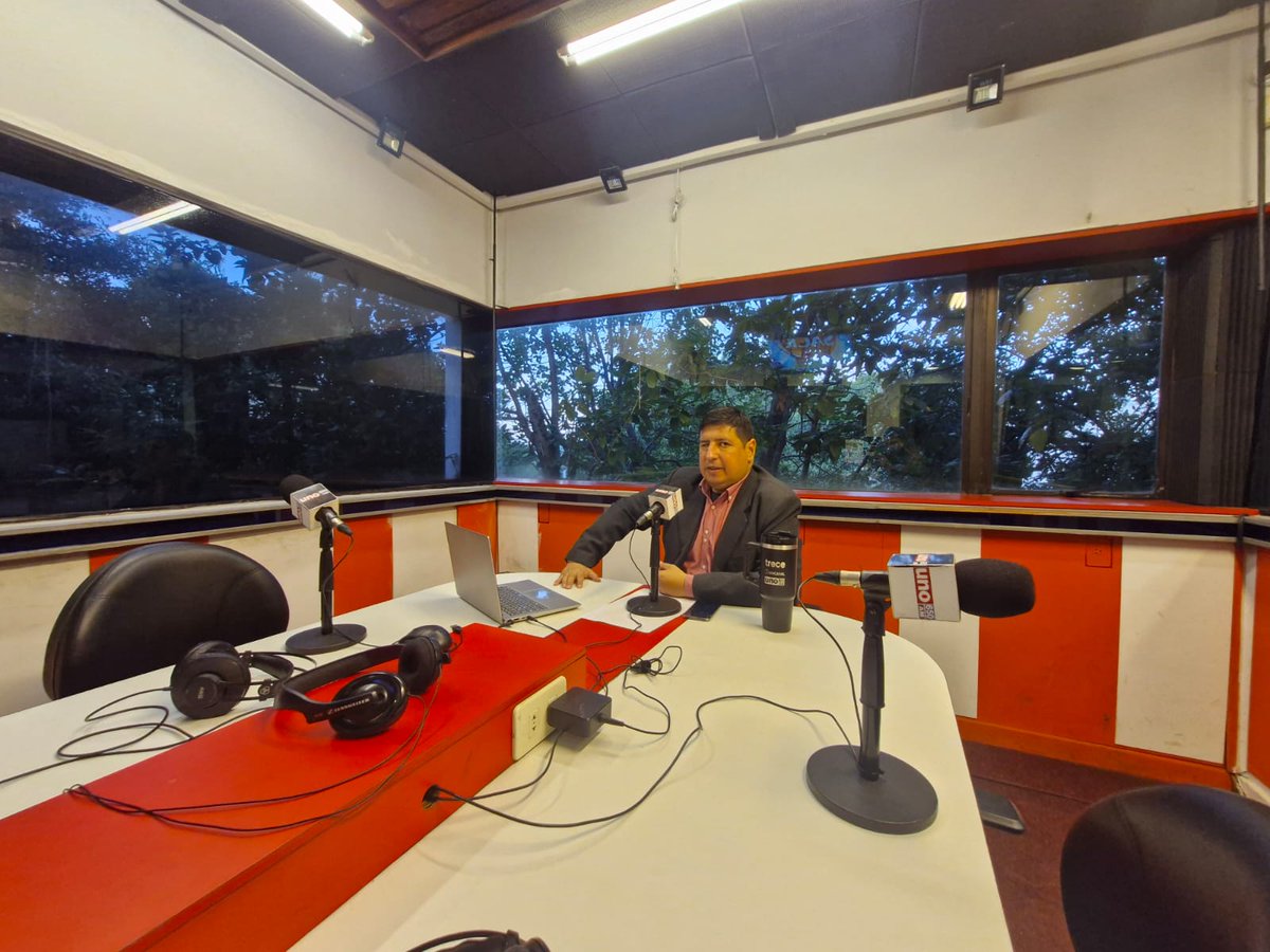 treintamastv's tweet photo. #AIRE🔴 | Ya arrancó NADA QUE CALLAR, por la 650AM 📻

👉¡Sintonízanos y mantenete informado! Con la conducción de Aníbal Coronel (@ANIBALCORO) 

🔴Escuchá EN VIVO: https://t.co/OBr6dQ1F4I
📲WhatsApp: (0976) 650-650.

#MásFútbol #MásActualidad
#NadaQueCallar | #650AM https://t.co/pav7WhwYZm