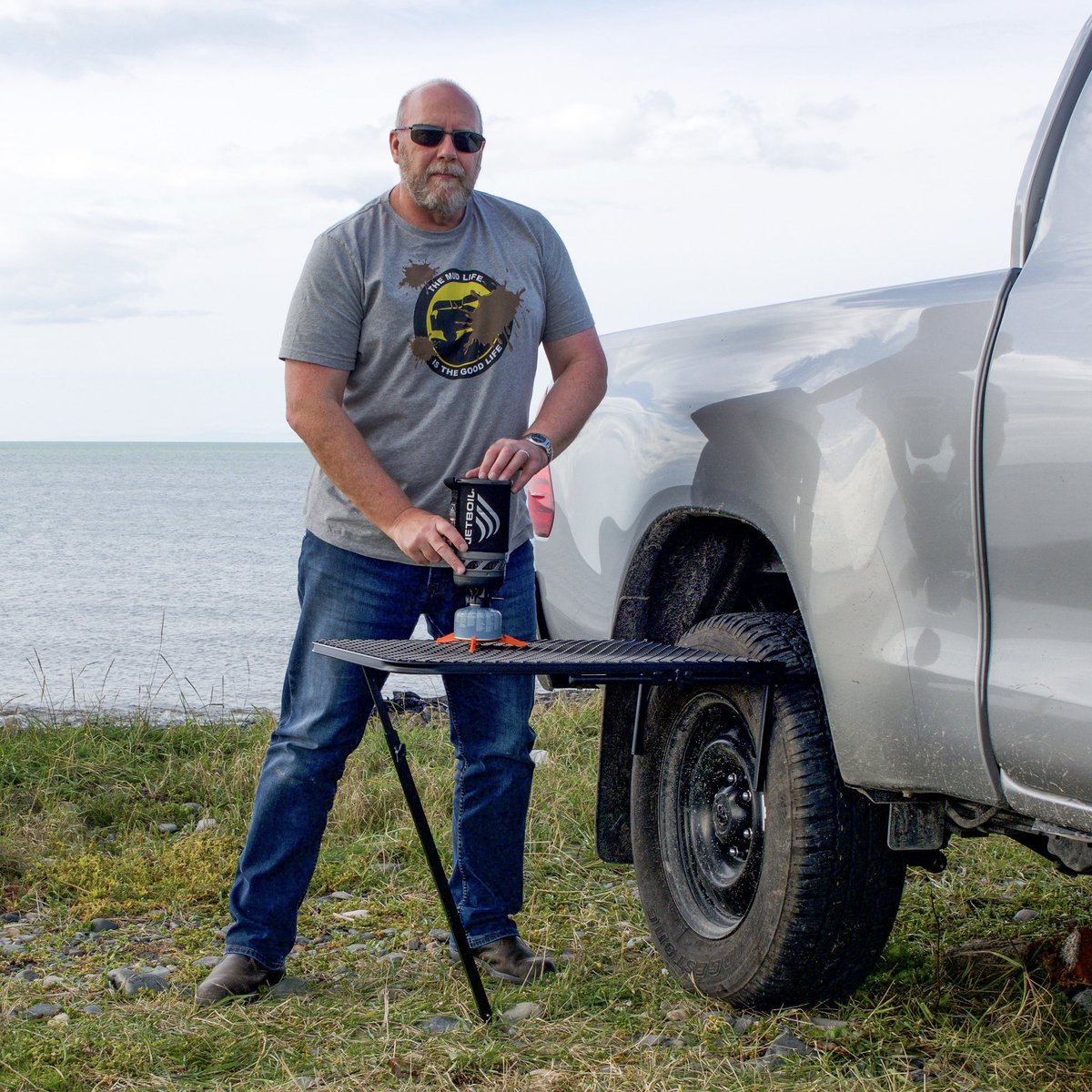 This useful bit of kit is called the Tyre Table and is available from oxoverland.co.uk