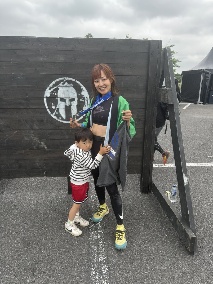 tomokomero's tweet photo. 初の息子のKIDS &amp;私のスーパーオープン！

チームでオープンなんでバーピーいっぱい出来て超楽しかった！
最初にバーピー地獄→みかん畑爆走→握力地獄バーピーでみんながヘロヘロになってる姿見ててアドレナリン出ました🤪
私はとても元気です https://t.co/mppXi2X8xC