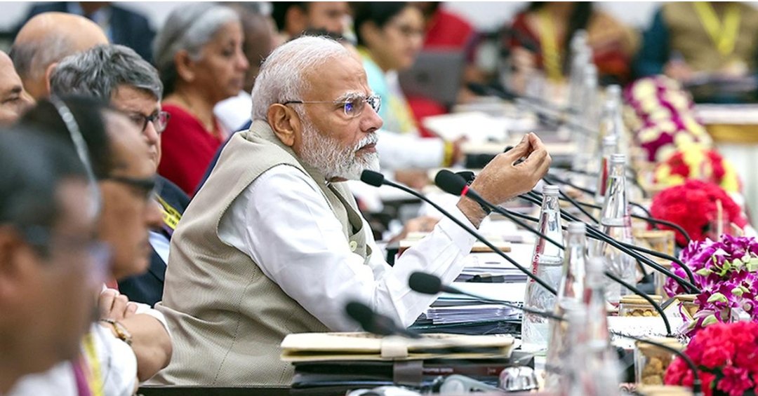 Prime Minister Narendra Modi on Saturday said 

 if the Union government and States work together like Team India, no goal is impossible.