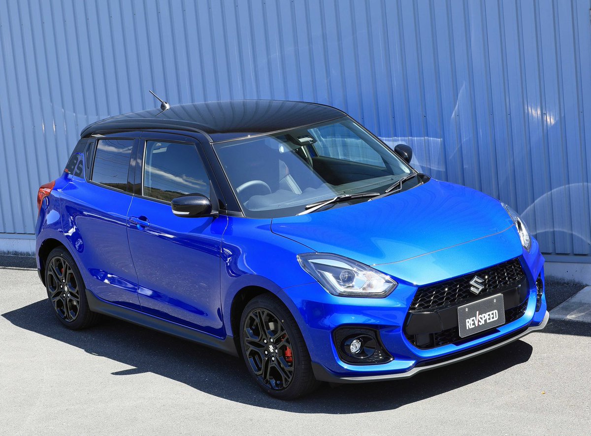 REVSPEED_ch's tweet image. まもなく5/26に発売の7月号はスイフトスポーツを特集しています！
まずはファイナルエディションを改めて紹介🔥
専用特別装備が流用できるか否かも探ります💪
shop.san-ei-corp.co.jp/shop/g/g009645…