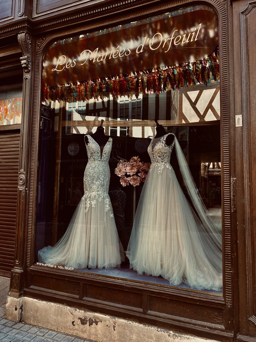 Virginie_VVD's tweet image. #mei_nmooistefotos
Dag24: #kleding