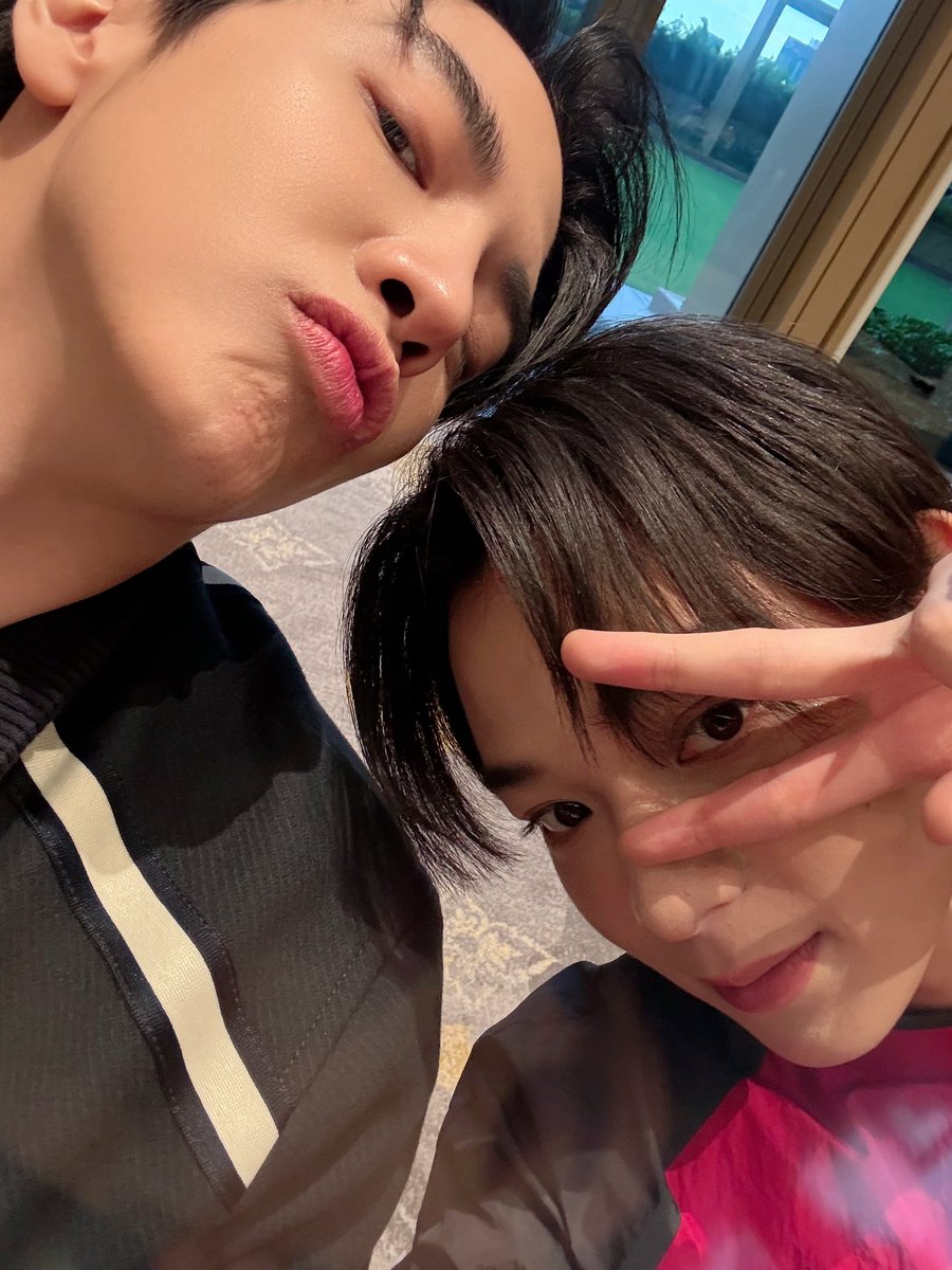basjtr's tweet photo. อายูเรดี๋ 🫣  #ITSSKINxMaxkyBasSportsDay https://t.co/iiiDF3HiDt
