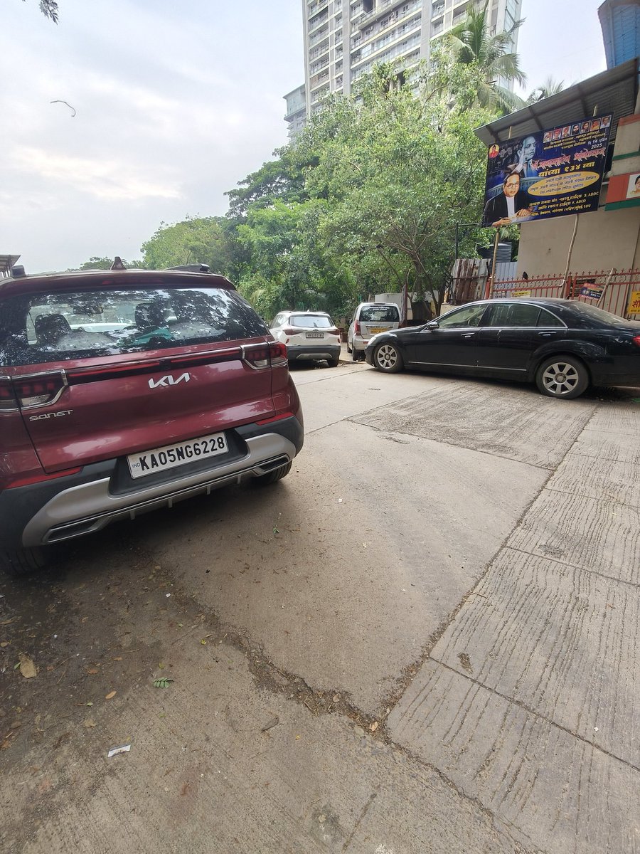 M.N.C.D.F (@mncdfbombay) on Twitter photo Idol stall on footpath and both the sides of this small road are encroached with parking by cars.
Location : Goregaon Traffic Police station, Unnat Nagar, Goregaon West.
<a href="/MTPHereToHelp/">Mumbai Traffic Police</a> your traffic division is not only dumping towed cars in this lane, but also allows additional Idol stall on footpath and both the sides of this small road are encroached with parking by cars.
Location : Goregaon Traffic Police station, Unnat Nagar, Goregaon West.
<a href="/MTPHereToHelp/">Mumbai Traffic Police</a> your traffic division is not only dumping towed cars in this lane, but also allows additional