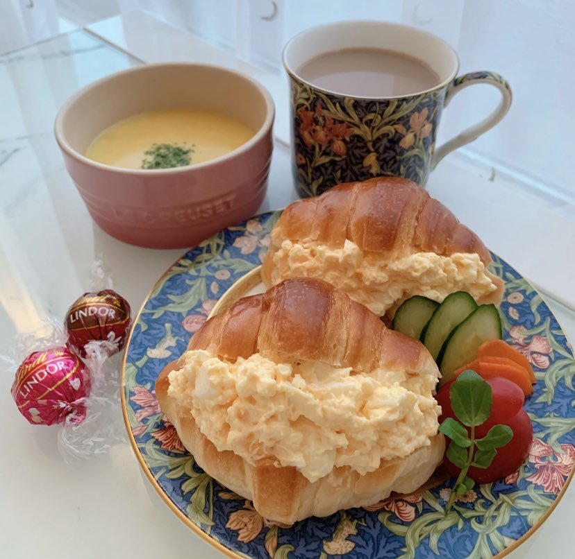 Miya116_Jingu's tweet photo. たまごサンドで朝喫茶 https://t.co/A16hP2shPu