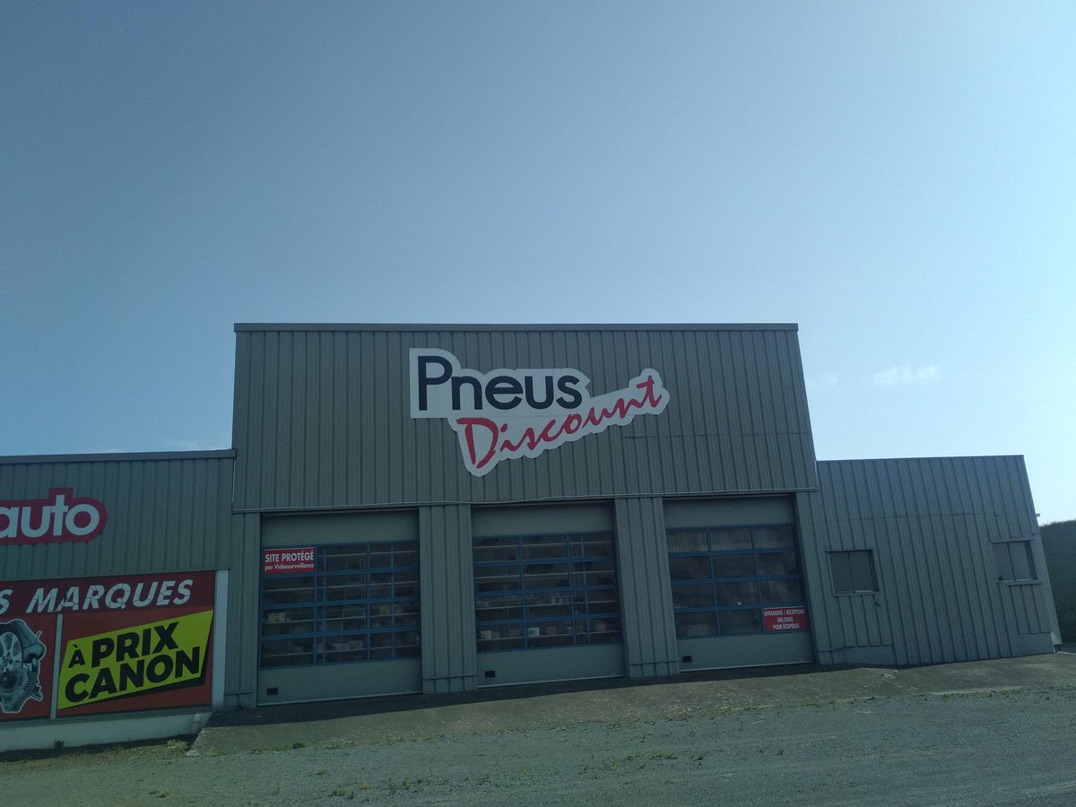 F47839Landrau's tweet photo. Chez nous, l’accessibilité et le service client sont prioritaires. Que ce soit pour votre voiture 🛠️ notre équipe est là pour vous, partout et à tout moment. Simplifions votre quotidien ensemble ! 🚗🔧 #Accessibilité #ServiceClient #Garage #Electroménager https://t.co/VQaLPayhf2
