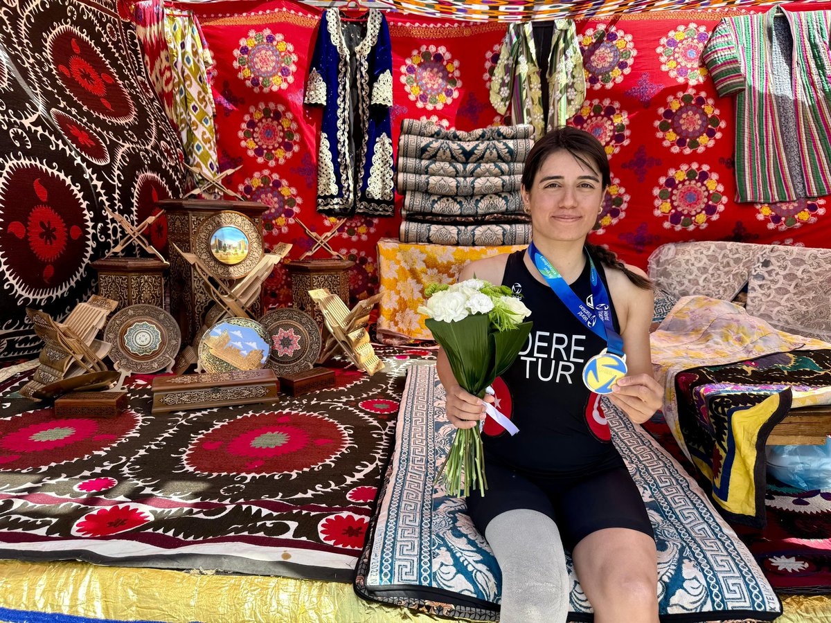 GSB_Istanbul's tweet photo. 🏆 Dünya Şampiyonu Kübra DERE! 🇹🇷🥇

Sporcumuz Kübra DERE, Semerkand’da düzenlenen Paratriatlon Dünya Kupası’nda altın madalya kazandı!

Azmiyle ilham verdi, başarısıyla gururlandırdı!
Tebrikler Kübra! 👏💪

📍Beylikdüzü https://t.co/YResiaMn5O