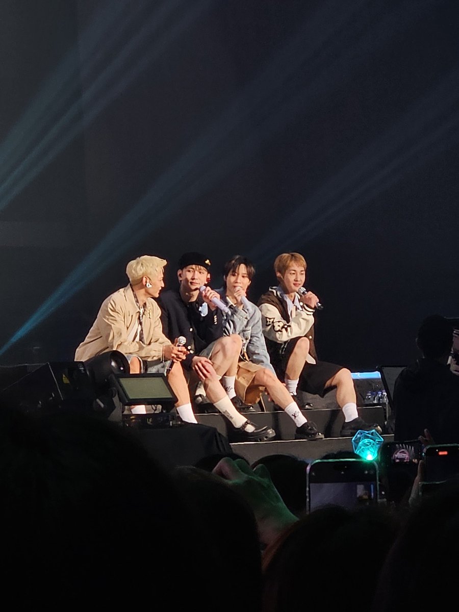 cowpoke690's tweet photo. my loves my shinee my beloveds https://t.co/BpKHvi8MEV