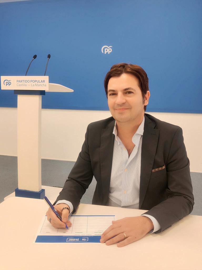 Esta semana he firmado mi aval a <a href="/NunezFeijoo/">Alberto Núñez Feijóo</a> en 21 Congreso Nacional <a href="/ppopular/">Partido Popular</a>