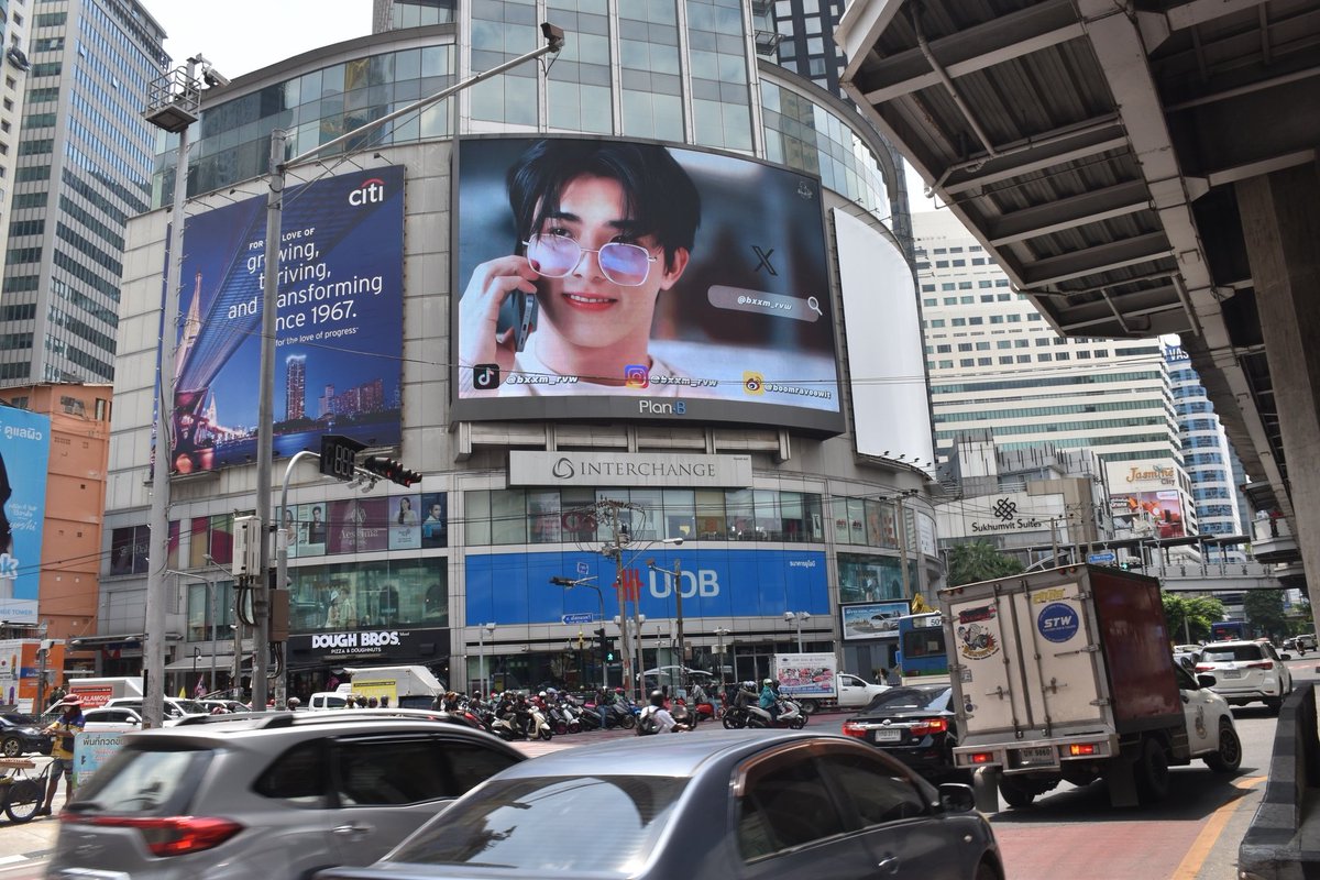 SmartBoom_CNFC's tweet photo. Such striking faces were made for the big screen!
📍The Siam Paragon Triple Screens &amp;Interchange 21 Mega Screen
🗓May 24-26, 2025

#SmartBoom 
@smart_csnp @bxxm_rvw https://t.co/nkbi7VmHbe