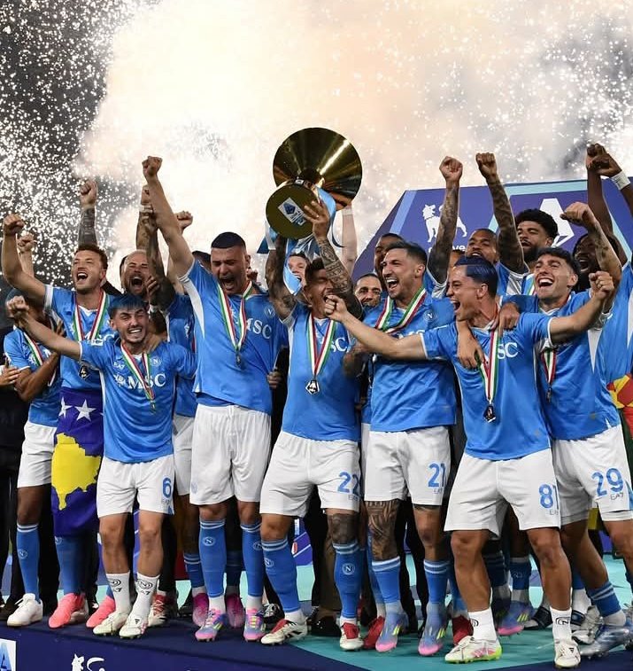 JoelDatos's tweet photo. Napoli campeón de la liga italiana.
Cuarto título en su historia.
1987
1990
2023
2025.
#22demayoJD #DatosJD https://t.co/jIyRjHsC93
