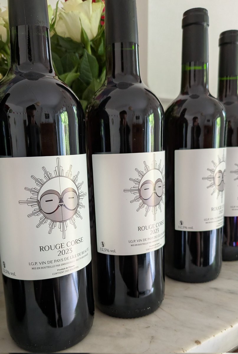 jackrobken's tweet image. Un soirée genial ❤️

Celebrating one month of @expedition33 with @SandfallGames 🇫🇷