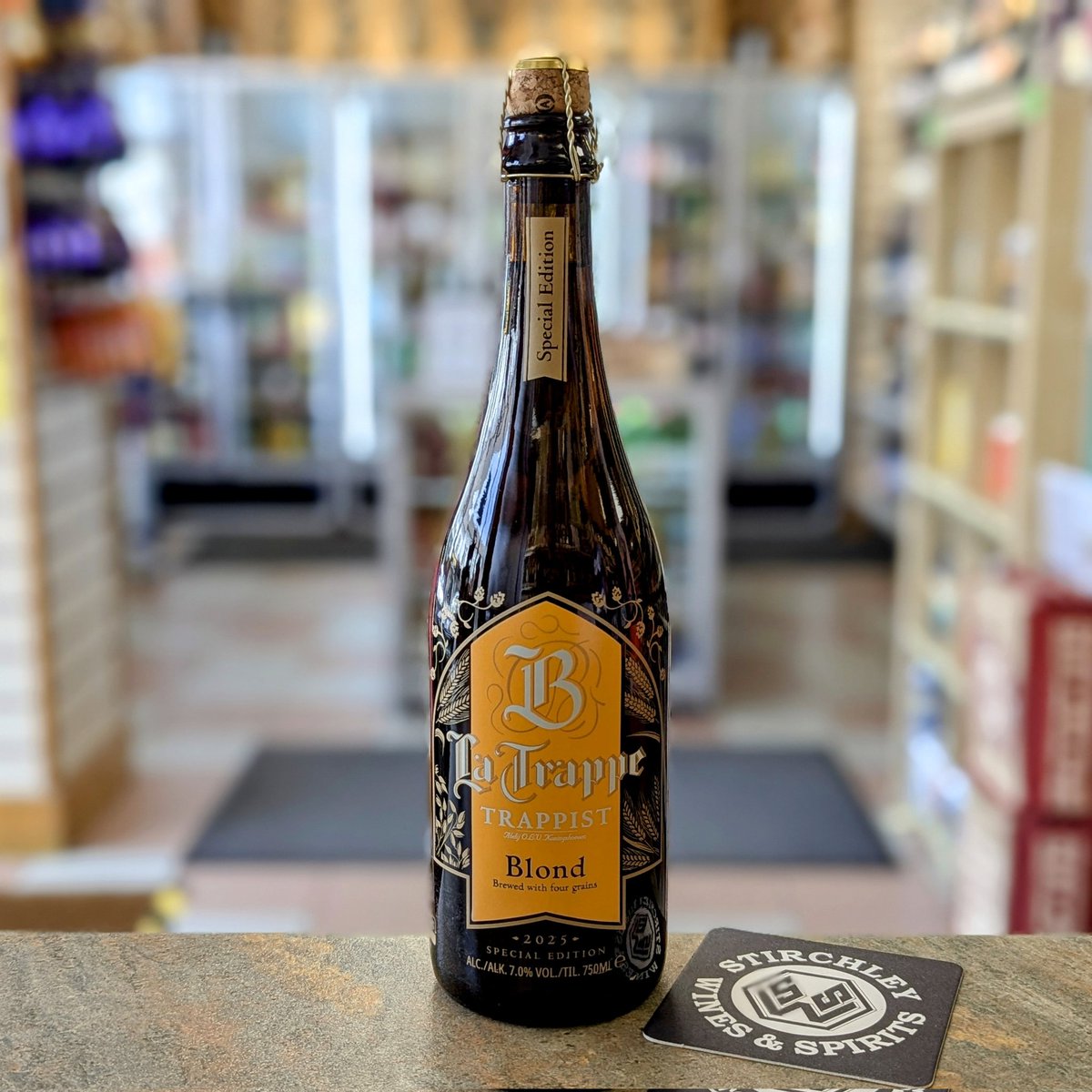 StirchleyWines's tweet image. A new arrival from @LaTrappeBeer...

🍺 Blond: Special Edition 7.0%

This is a tribute to the classic La Trappe Blond.

The carefully selected blend of four grains [barley, wheat, oats, and rye] delivers a full, complex taste experience.

#VivaStirchley #VivaBrum #ShopIndependent