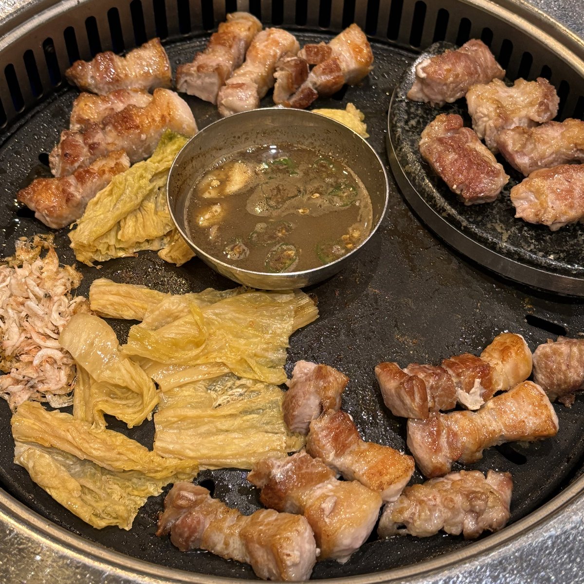 부산와서 아론이도 잘 보고 맛있는것도 잘 먹고 다닌 사람 ㅋㅋㅋㅋ 
아론이는 눈과 마음에 가득담아갑니다!!