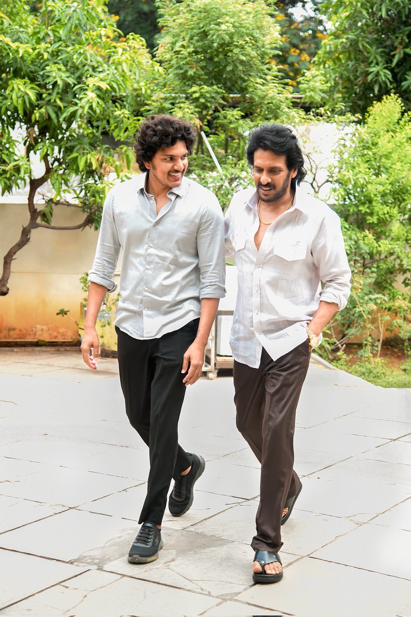 Mythri Movie Makers (@mythriofficial) on Twitter photo Our 'SURYA KUMAR' is here 💥💥
<a href="/nimmaupendra/">Upendra</a> joins the sets of Energetic Star <a href="/ramsayz/">RAm POthineni</a> ’s #AndhraKingTaluka for a key schedule ❤🔥
Shoot in full swing. Stay tuned for more exciting updates.
▶️ youtu.be/kUcF1FWMZUc
#BhagyashriBorse <a href="/filmymahesh/">Mahesh Babu Pachigolla</a> <a href="/MythriOfficial/">Mythri Movie Makers</a> Our 'SURYA KUMAR' is here 💥💥
<a href="/nimmaupendra/">Upendra</a> joins the sets of Energetic Star <a href="/ramsayz/">RAm POthineni</a> ’s #AndhraKingTaluka for a key schedule ❤🔥
Shoot in full swing. Stay tuned for more exciting updates.
▶️ youtu.be/kUcF1FWMZUc
#BhagyashriBorse <a href="/filmymahesh/">Mahesh Babu Pachigolla</a> <a href="/MythriOfficial/">Mythri Movie Makers</a>